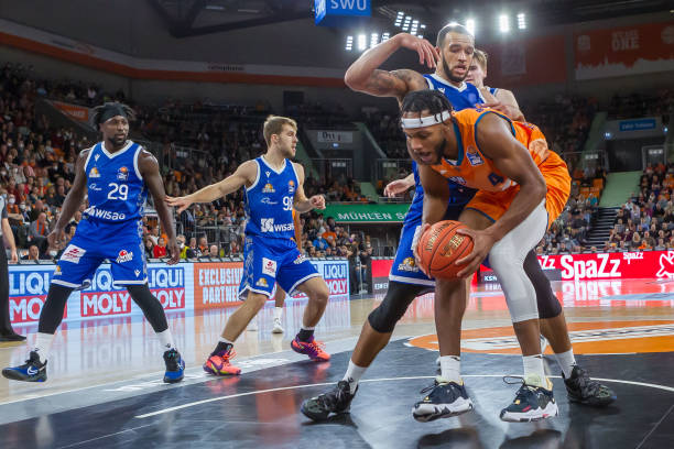 训练中引入 训练中引入