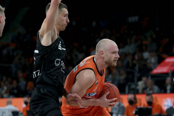 天空：迪萨西渴望出场机会，或将转会至伯恩茅斯补强防线